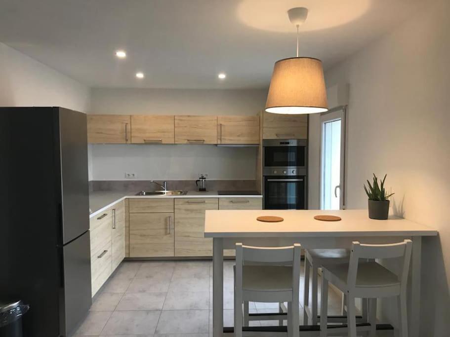 Appartement Neuf Avec Spa Saint-Martin-dʼArdèche Exterior foto